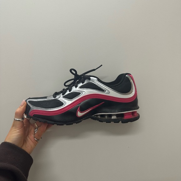 Nike Reax run 5 running shoes. - Picture 2 of 5